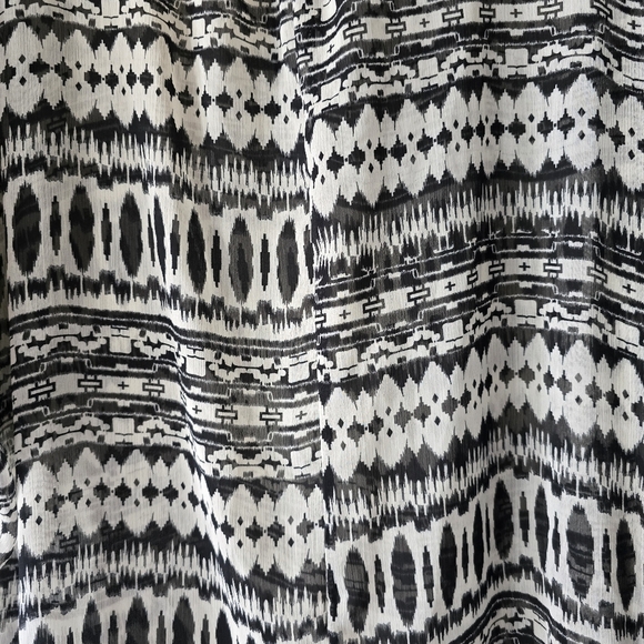 Black n White Sheer Crop Top Shortsleeve Cuffed Blouse Aztec Soop Neck LARGE - Picture 12 of 12